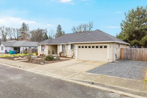 1716 Gardendale Lane Grants Pass OR 97527