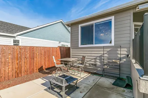 2645 Farmington Avenue Medford OR 97504