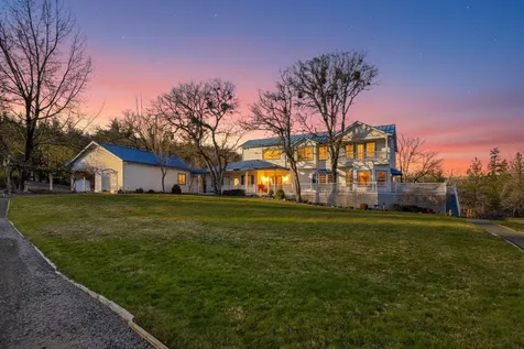 7555 E Antelope Road Eagle Point OR 97524