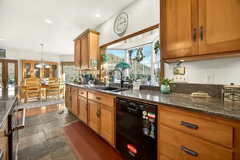 7555 E Antelope Road Eagle Point OR 97524