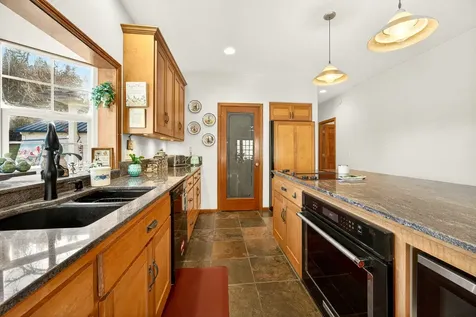 7555 E Antelope Road Eagle Point OR 97524
