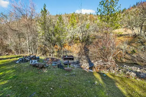 7555 E Antelope Road Eagle Point OR 97524
