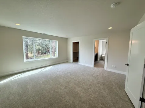 61437 SE Daybreak Court Bend OR 97702