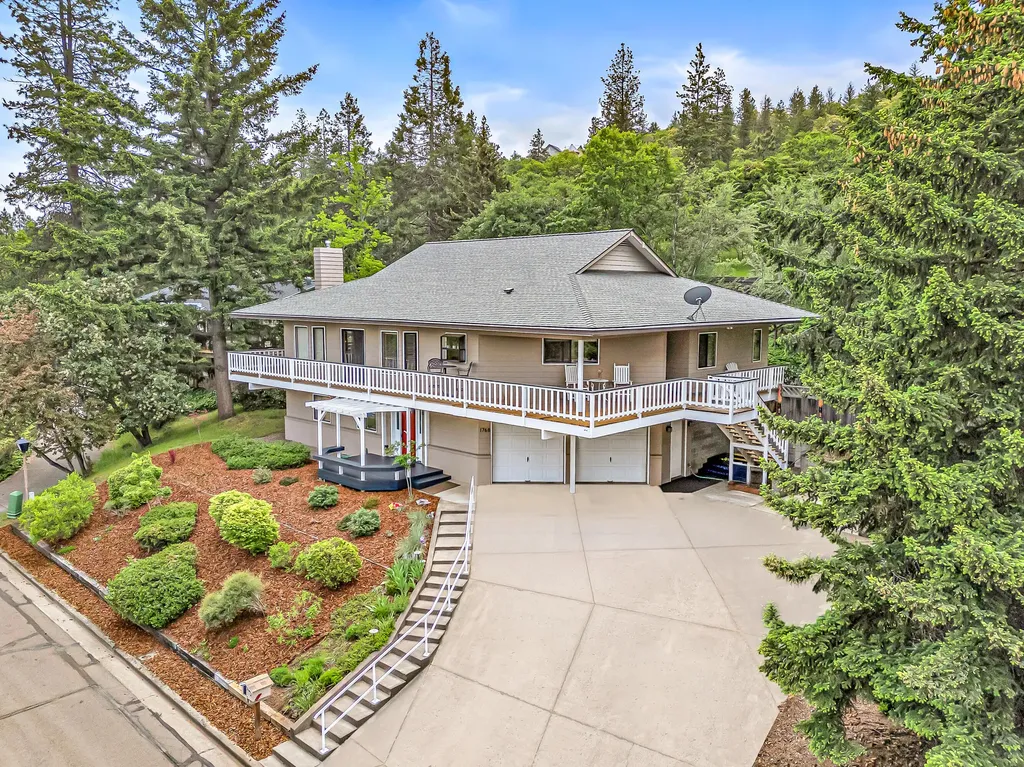 1768 Crestview Drive Ashland OR 97520