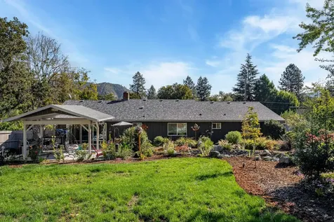 740 NW Kinney Street Grants Pass OR 97526