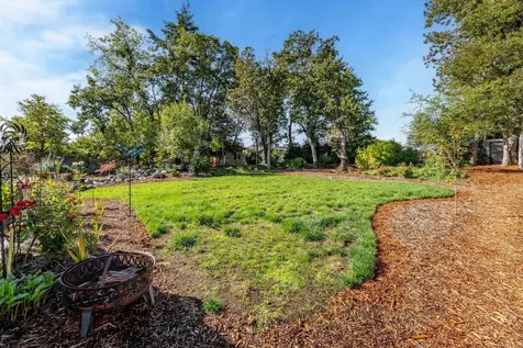 740 NW Kinney Street Grants Pass OR 97526