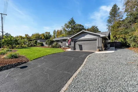 740 NW Kinney Street Grants Pass OR 97526