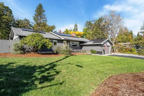 740 NW Kinney Street Grants Pass OR 97526
