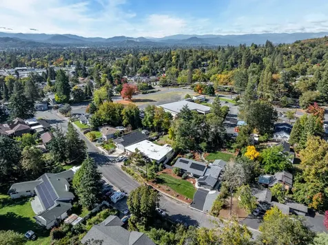 740 NW Kinney Street Grants Pass OR 97526