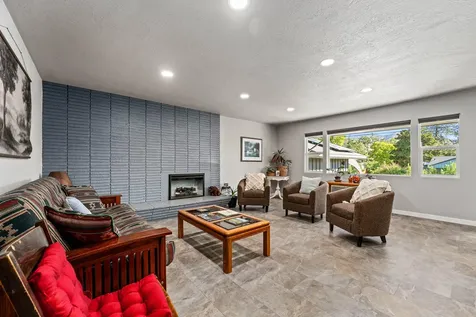 740 NW Kinney Street Grants Pass OR 97526