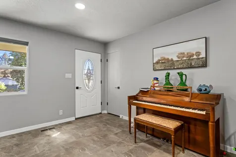 740 NW Kinney Street Grants Pass OR 97526