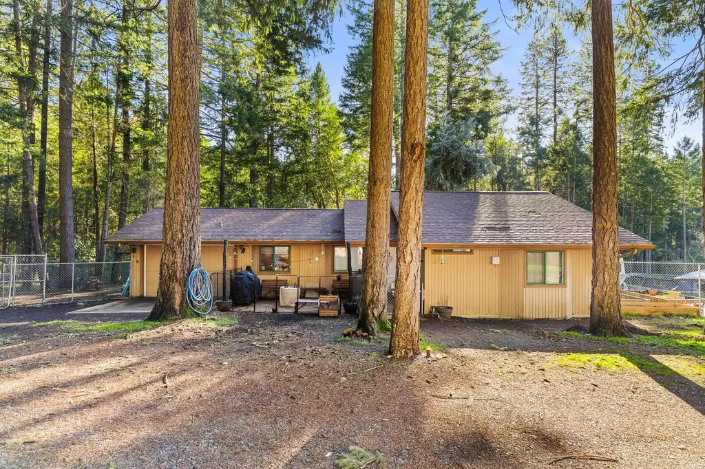 1492 Crooks Creek Road Selma OR 97538