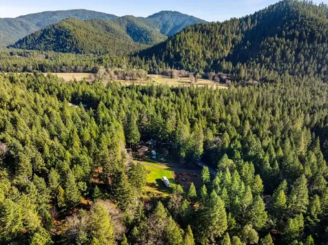 1492 Crooks Creek Road Selma OR 97538