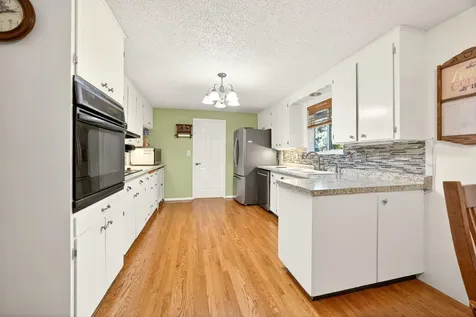 201 S Rose Street Phoenix OR 97535
