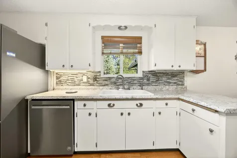 201 S Rose Street Phoenix OR 97535