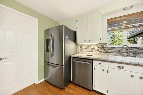 201 S Rose Street Phoenix OR 97535