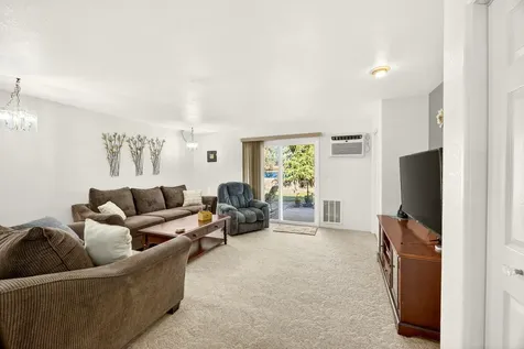 201 S Rose Street Phoenix OR 97535