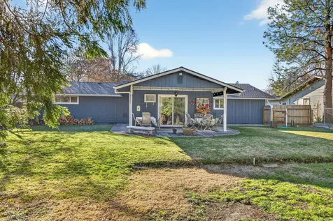 201 S Rose Street Phoenix OR 97535