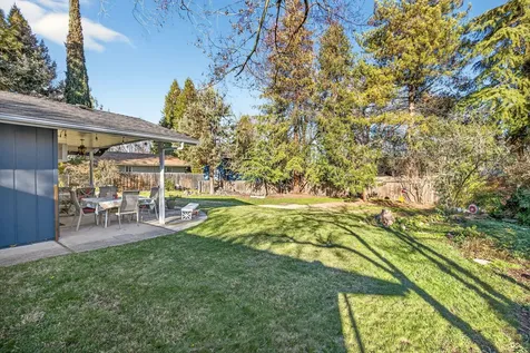 201 S Rose Street Phoenix OR 97535