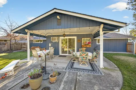 201 S Rose Street Phoenix OR 97535