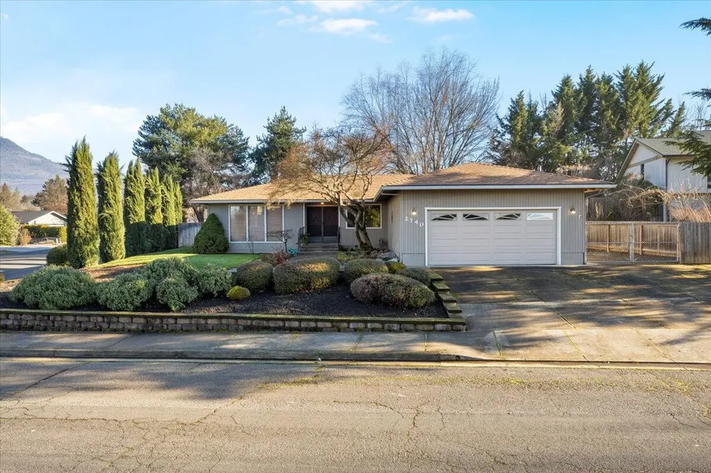 2740 Prescott Street Medford OR 97504