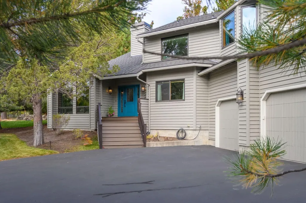 1648 NW Summit Drive Bend OR 97703