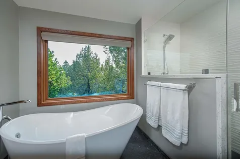 1648 NW Summit Drive Bend OR 97703