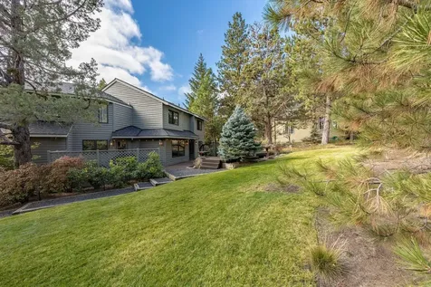 1648 NW Summit Drive Bend OR 97703