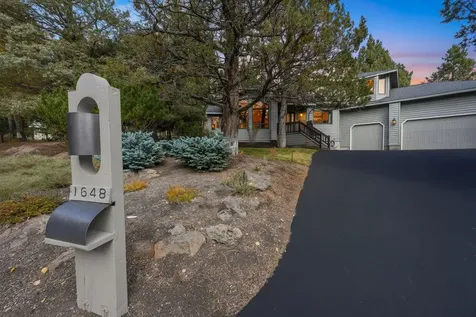 1648 NW Summit Drive Bend OR 97703