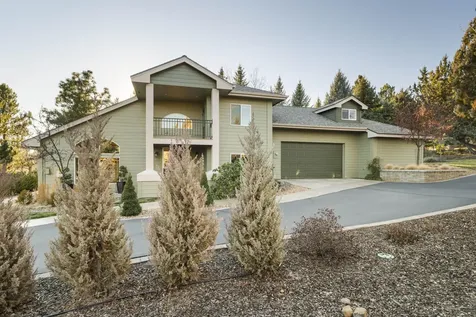 1895 Murrelet Drive Redmond OR 97756