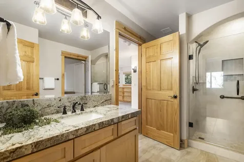 1895 Murrelet Drive Redmond OR 97756