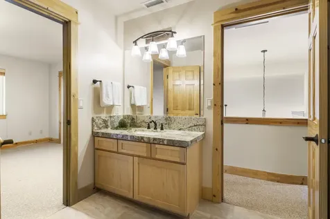 1895 Murrelet Drive Redmond OR 97756