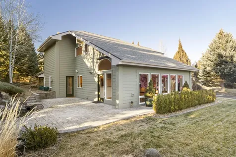 1895 Murrelet Drive Redmond OR 97756