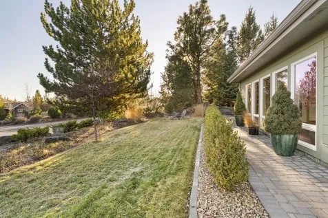 1895 Murrelet Drive Redmond OR 97756