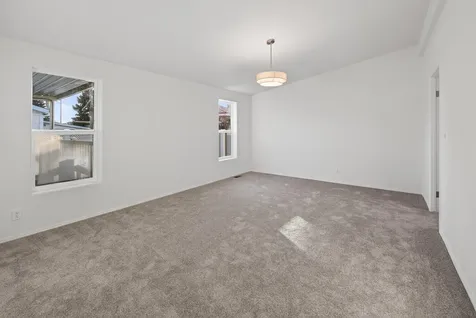1865 NE 6th Street Redmond OR 97756