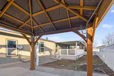 1865 NE 6th Street Redmond OR 97756