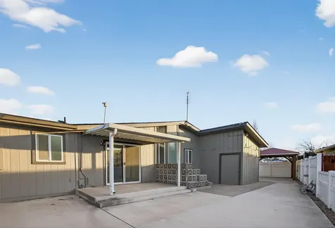 1865 NE 6th Street Redmond OR 97756