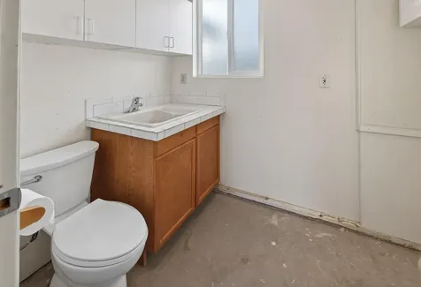 1865 NE 6th Street Redmond OR 97756