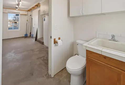 1865 NE 6th Street Redmond OR 97756