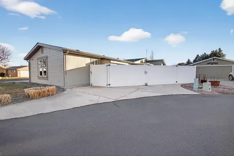 1865 NE 6th Street Redmond OR 97756