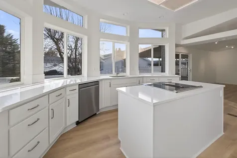 1865 NE 6th Street Redmond OR 97756