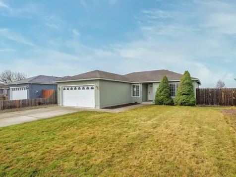 7973 Isabella Way White City OR 97503