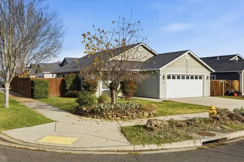 311 Isabel Drive Medford OR 97501