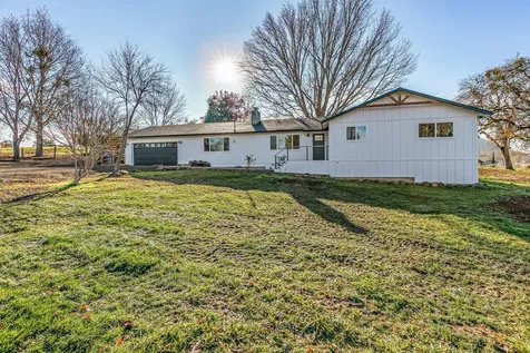 885 Mountain View Drive Eagle Point OR 97524