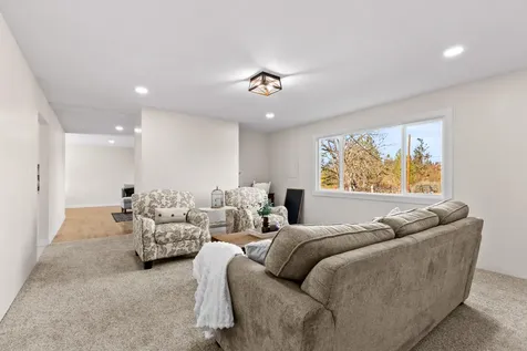 885 Mountain View Drive Eagle Point OR 97524