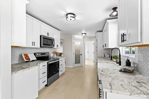 885 Mountain View Drive Eagle Point OR 97524