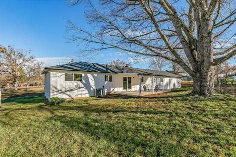 885 Mountain View Drive Eagle Point OR 97524