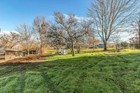 885 Mountain View Drive Eagle Point OR 97524
