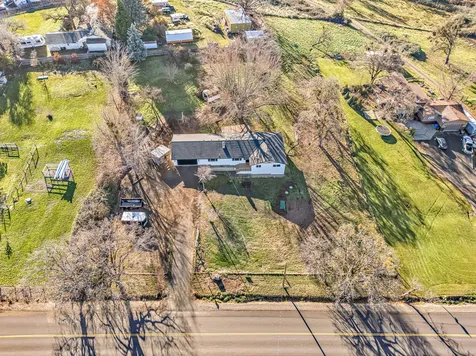 885 Mountain View Drive Eagle Point OR 97524