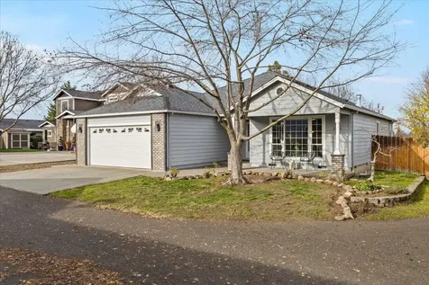 1141 Brookdale Avenue Medford OR 97504